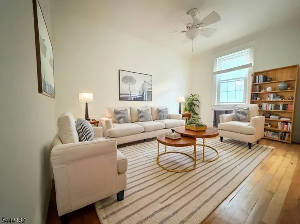 251 N 7th Ave, Manville, NJ 08835