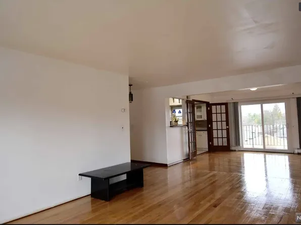 1519 11th St Floor 2, Fort Lee, NJ 07024