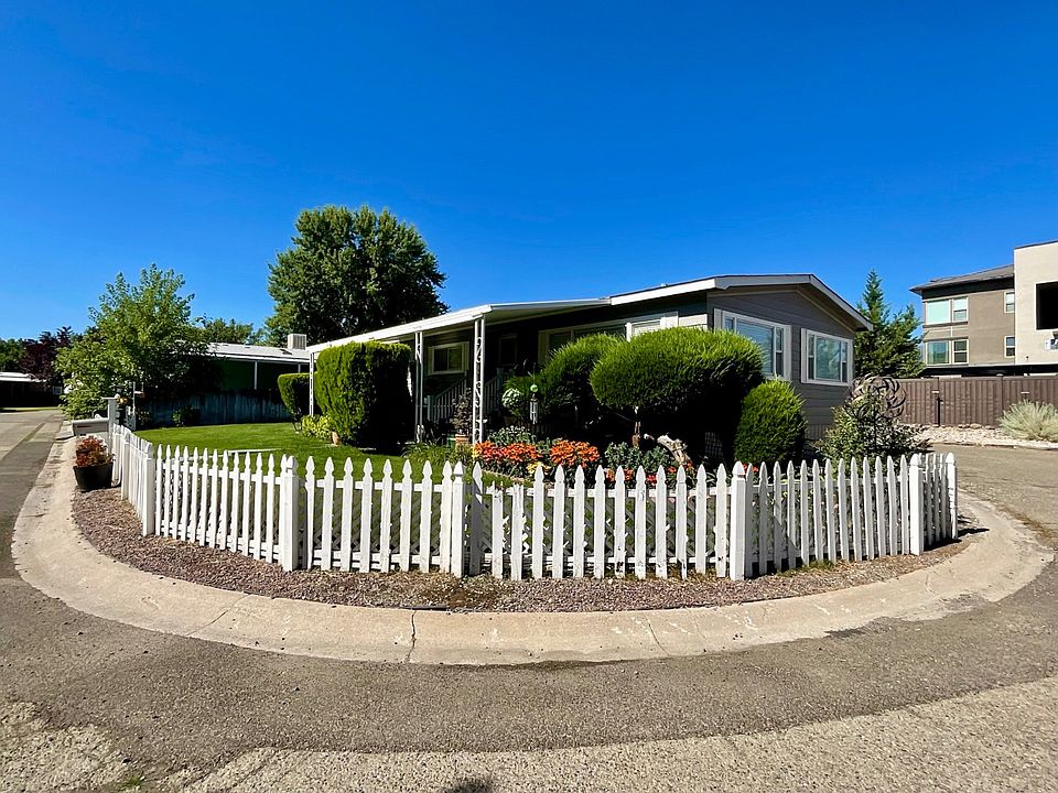 1st image of 112 Hayes Cir