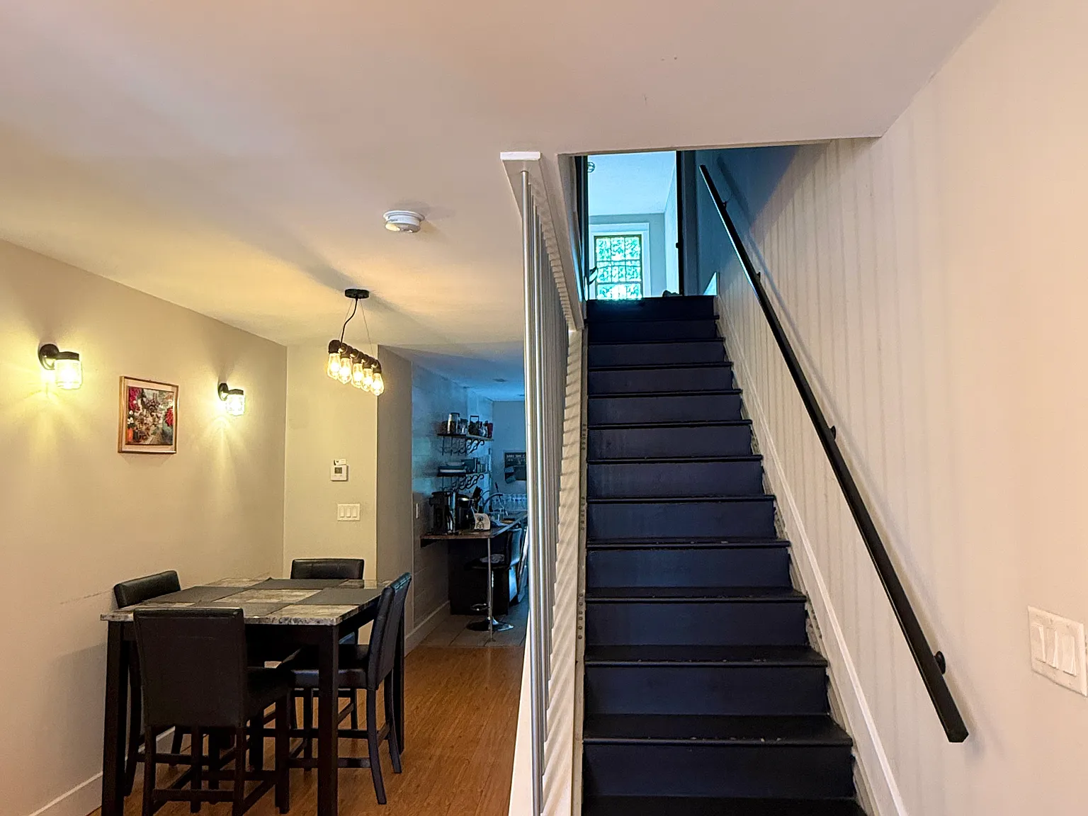 3 bed, 2.5 bath, 1950 sqft, $2,100 — Photo 4