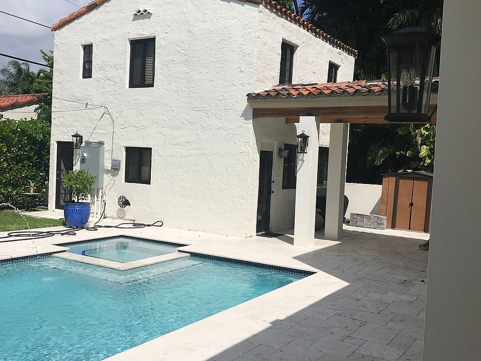 2nd image of 723 Camilo Ave