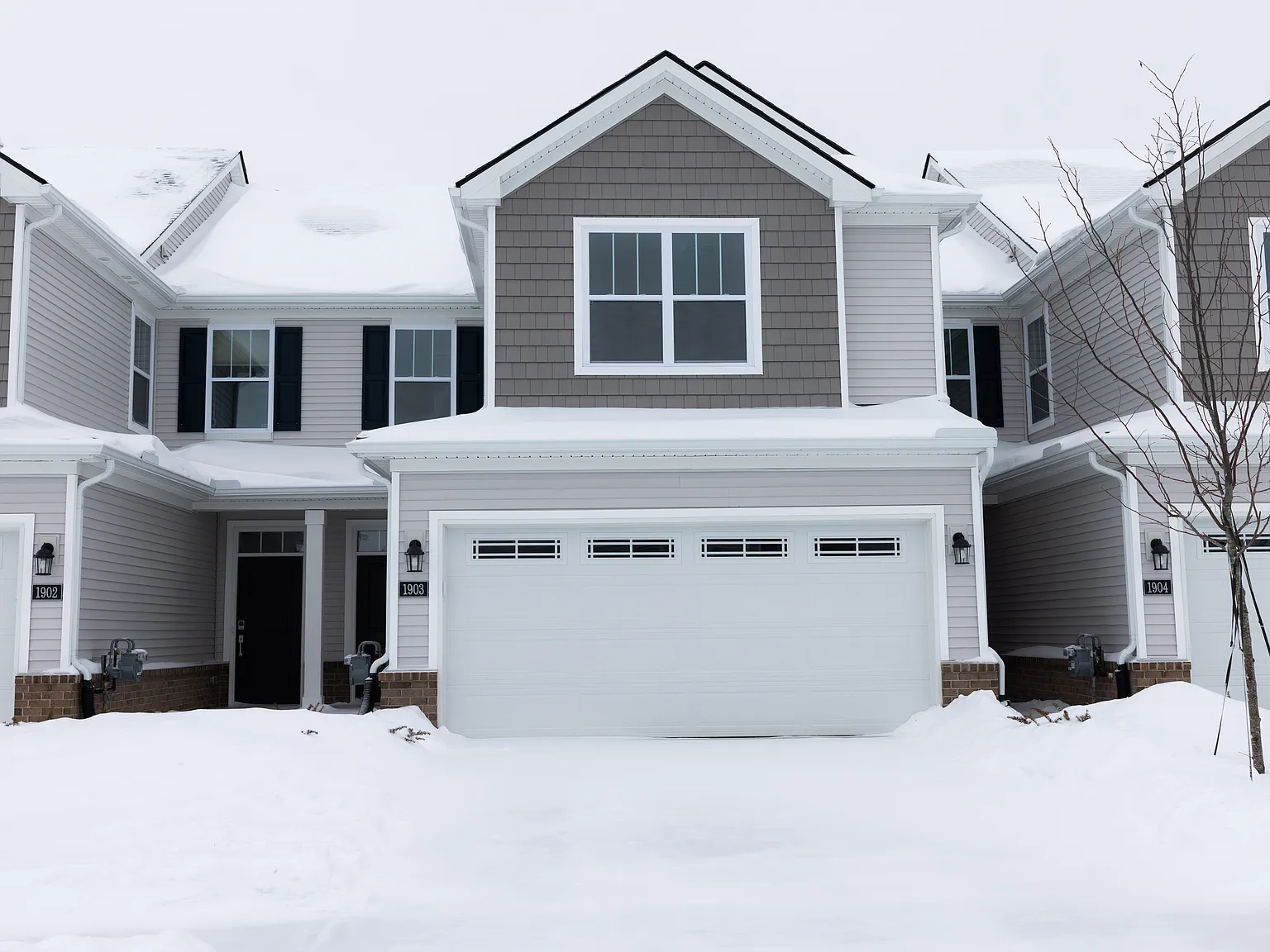 3 bed, 2.5 bath, 2000 sqft, $3,000 — Photo 1