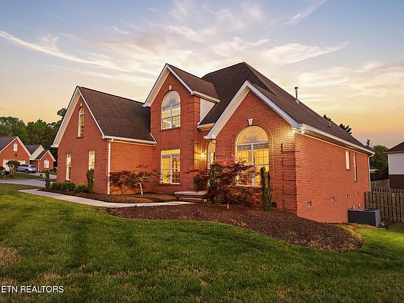2nd image of 121 Ivy Mill Ct