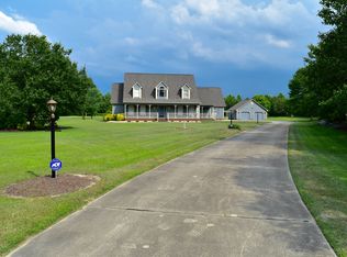 1074 Besalt Dr, Saint Pauls, NC 28384