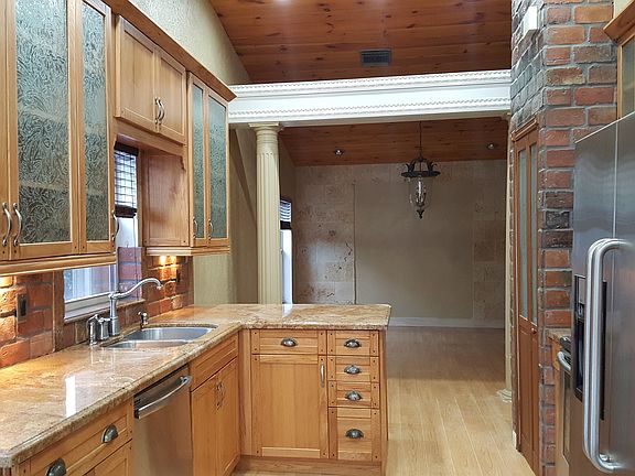 4th image of 1637 Quincy Pl