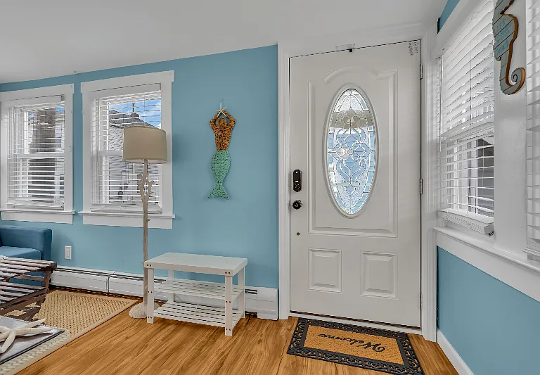 227 Bay Ter — Photo 2
