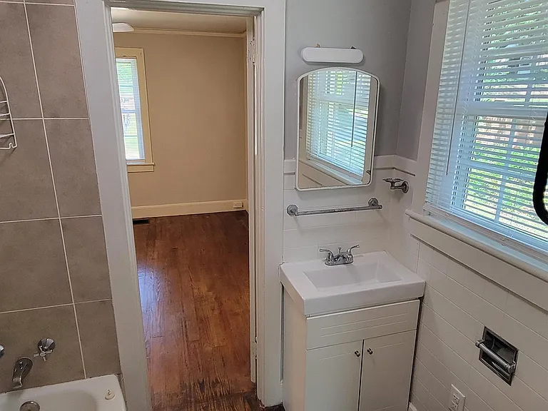 307 Jennings Ave #1 — Photo 12