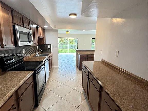 5th image of 3167 Coral Springs Dr #1
