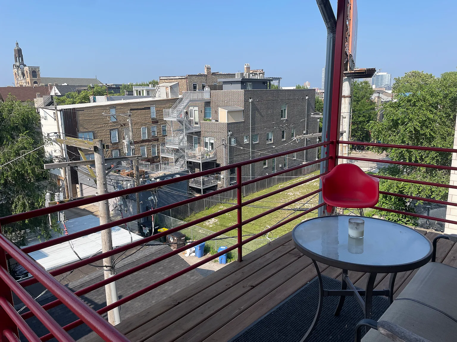 1 bed, 1000 sqft, $1,555 — Photo 1