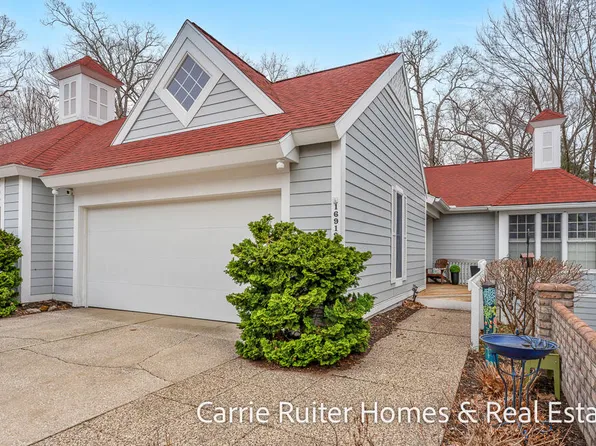 16919 Landing Ln, Spring Lake, MI 49456