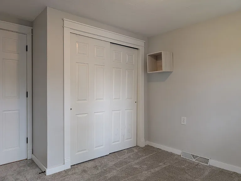 1575 W Butte Des Morts Beach Rd — Photo 33