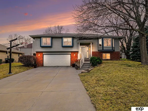 14915 Hillsdale Ave, Omaha, NE 68137