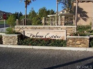 571 Ruth Cir, Corona, CA 92879