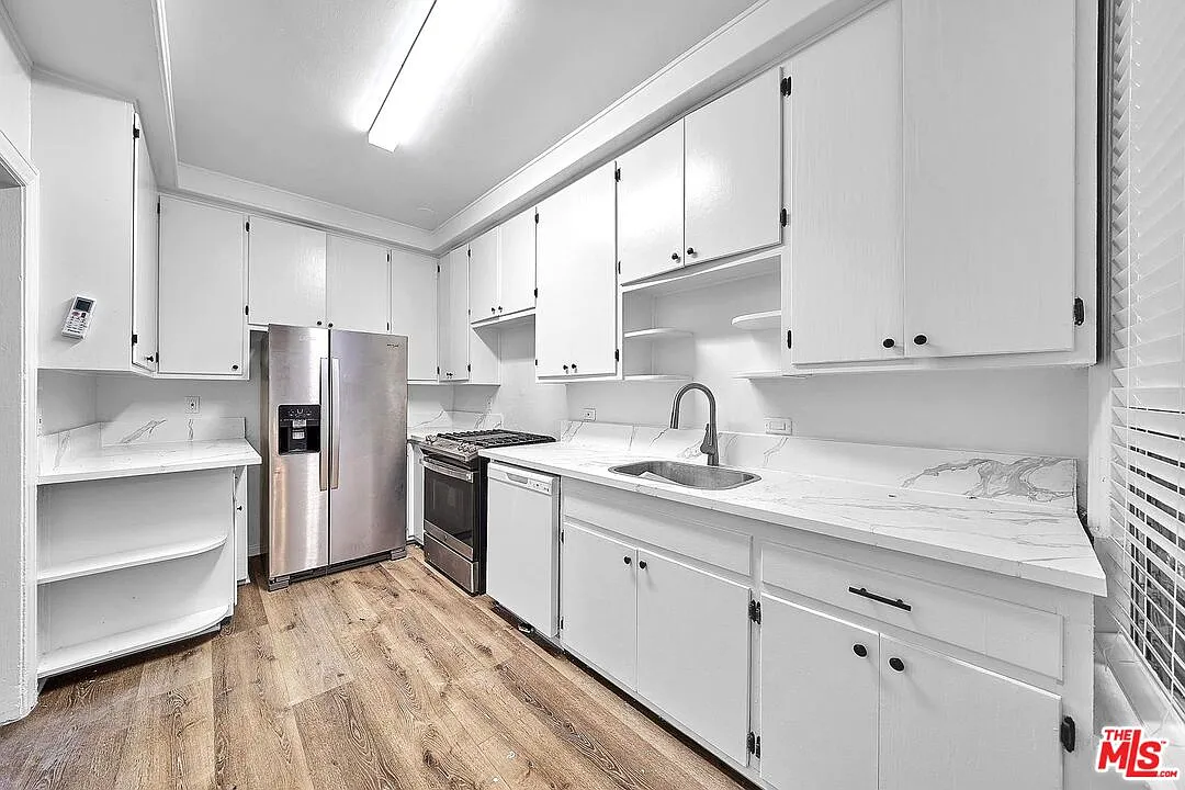 Building Photo - 154 N Edgemont St #3
