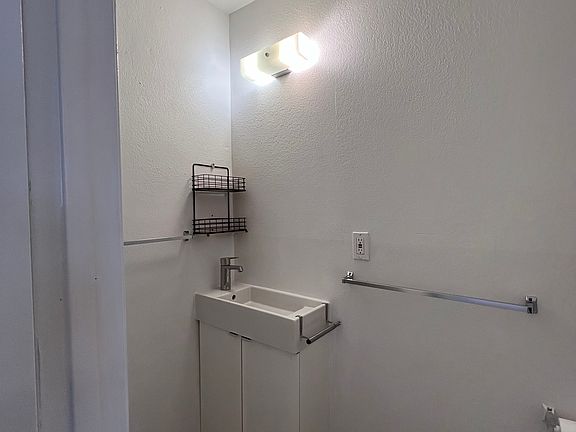 4th image of 968 W Garvey Ave APT H