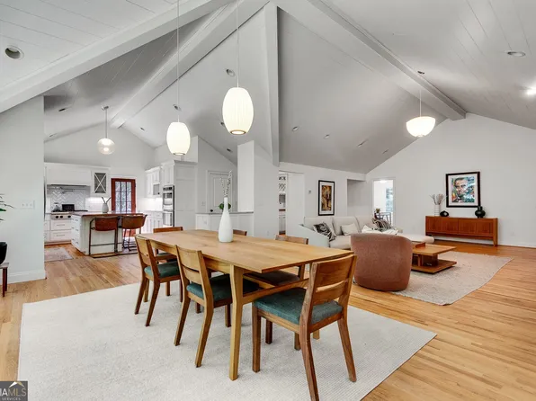 2284 Fairoaks Rd, Decatur, GA 30033