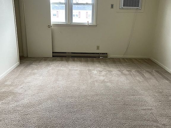 4th image of 118 New York Ave