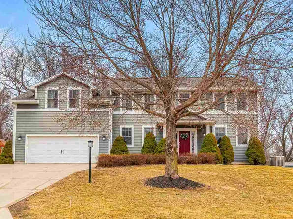 3164 Country Ct NE, Iowa City, IA 52240