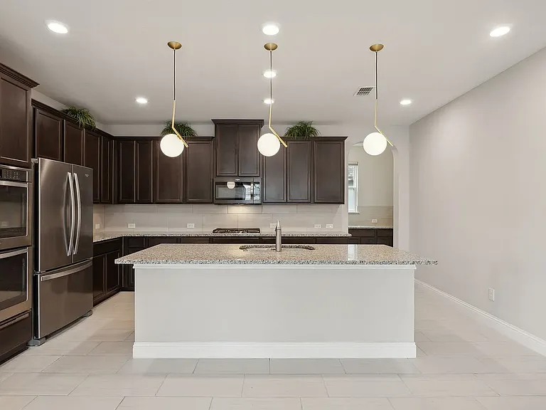 9814 Gristmill Ln — Photo 3