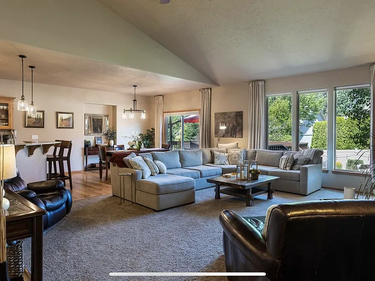 4107 E Summercrest Ct — Photo 2