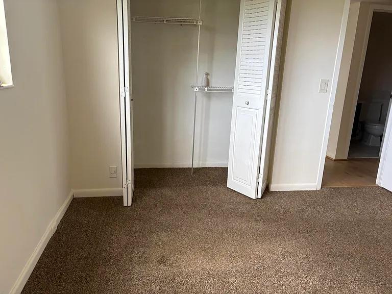 186 Dorset E — Photo 15
