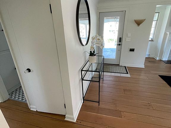 4th image of 3791 Aikenside Ave
