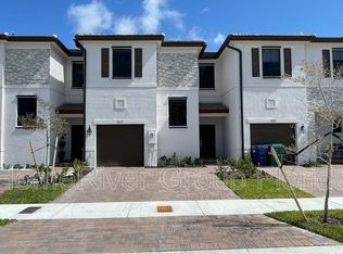 10177 SW 231st Ln, Miami, FL 33190