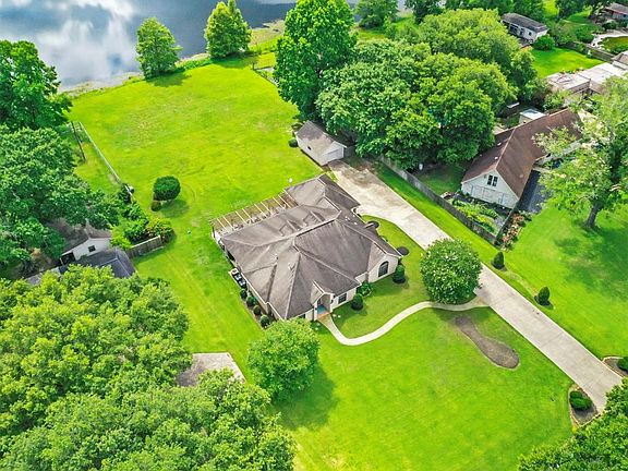 4th image of 6005 Lakeside Dr