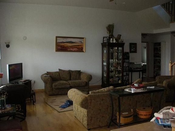 2nd image of 640 Fabian Dr