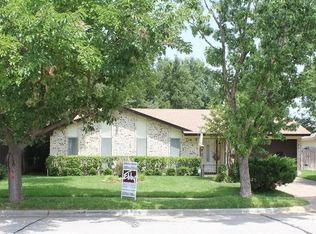 2108 Pearl Ln, Irving, TX 75060