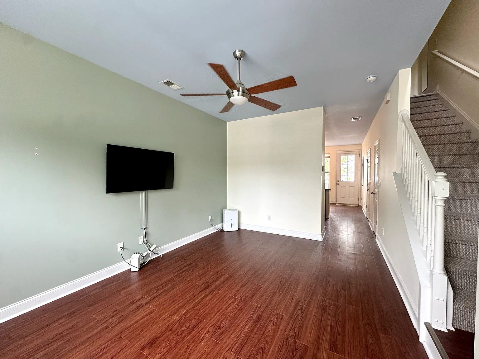 2 bed, 2.5 bath, 1128 sqft, $2,500 — Photo 4