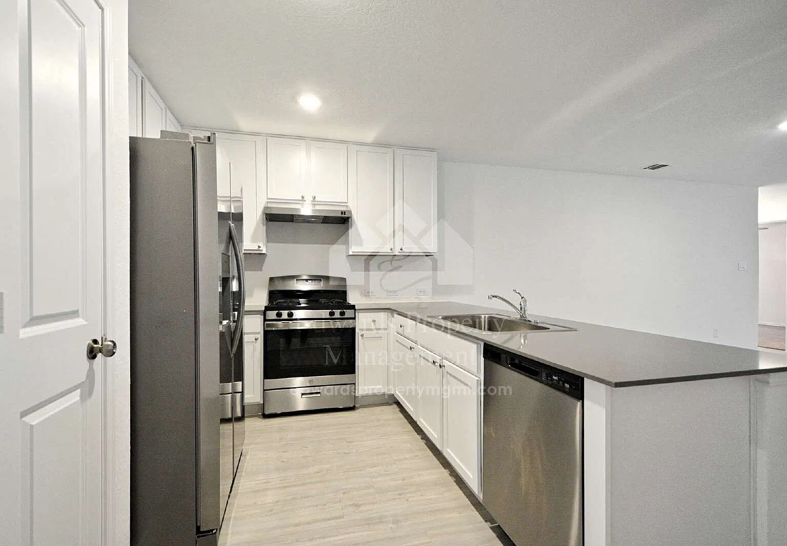 4 bed, 2.0 bath, 1627 sqft, $1,575 — Photo 4