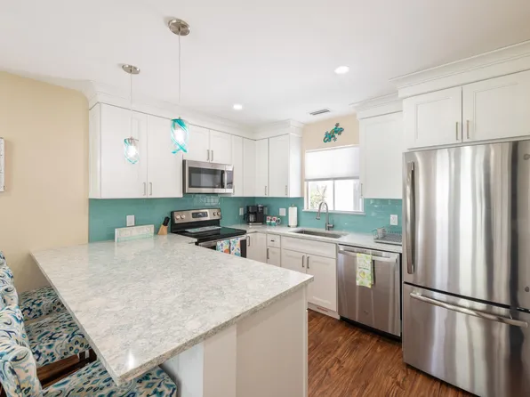 1075 Duval St APT R12, Key West, FL 33040