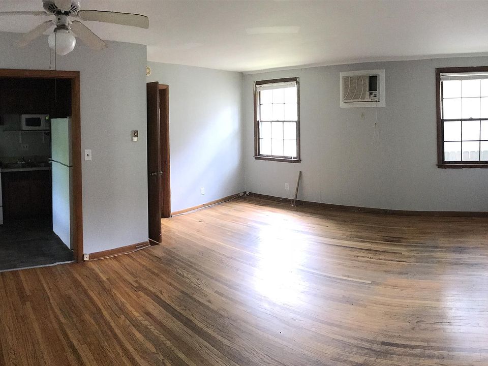 2nd image of 2214B 29th Ave S