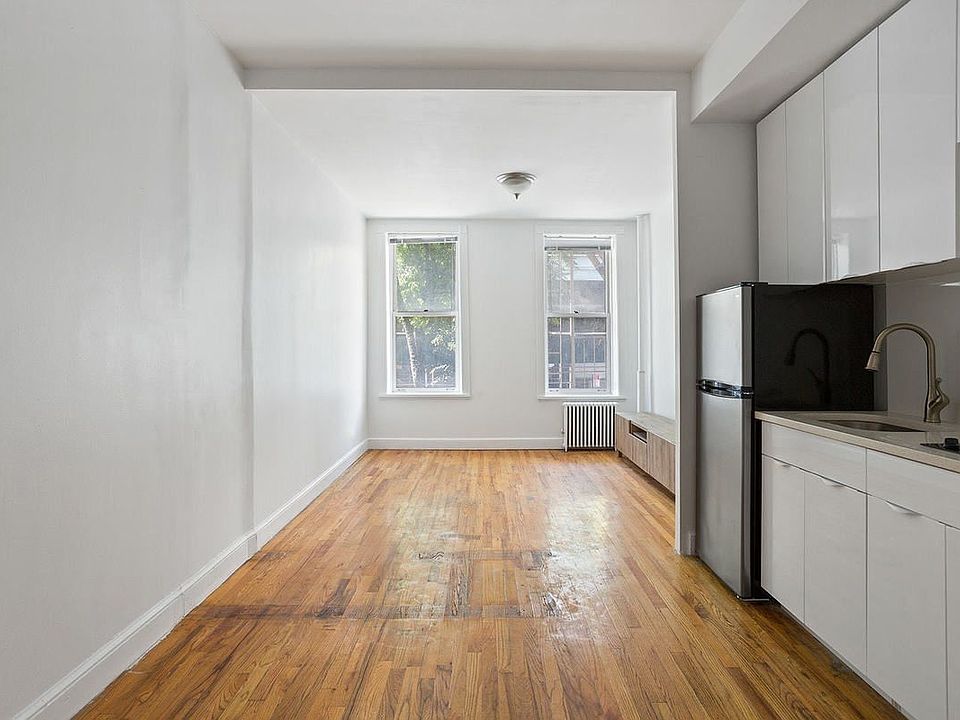 1st image of 349 West Broadway