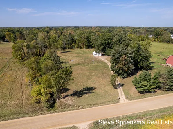 9979 52nd Ave, Allendale, MI 49401