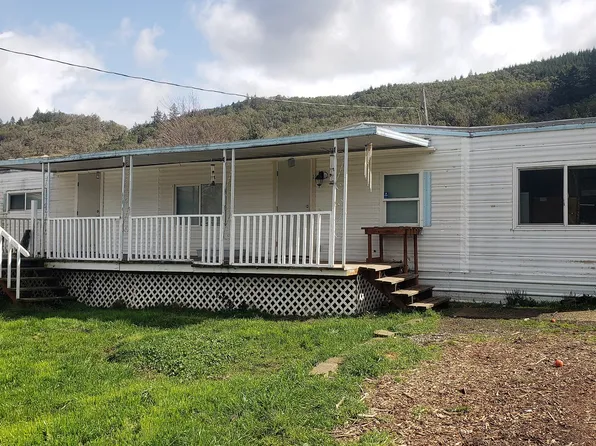 1094 Cook St, Myrtle Creek, OR 97457