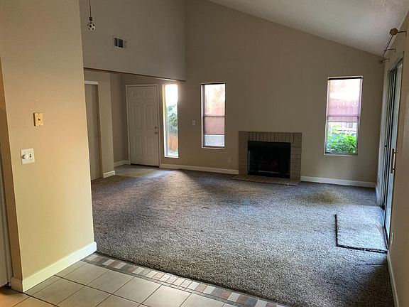 5th image of 103 Lauren Ct