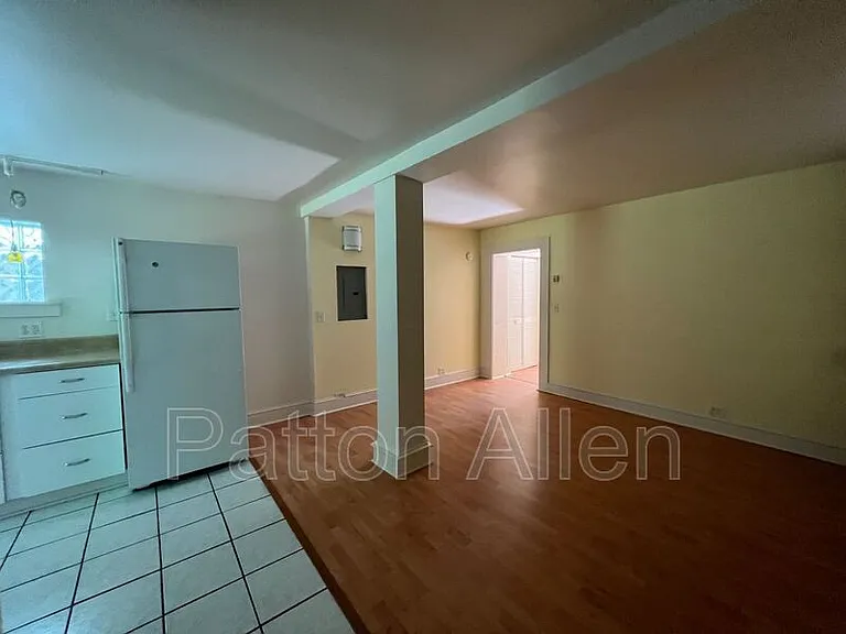 10 Miller Rd E #B — Photo 7
