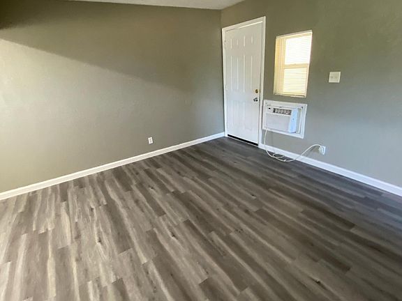 5th image of 1523 Los Robles Blvd #28