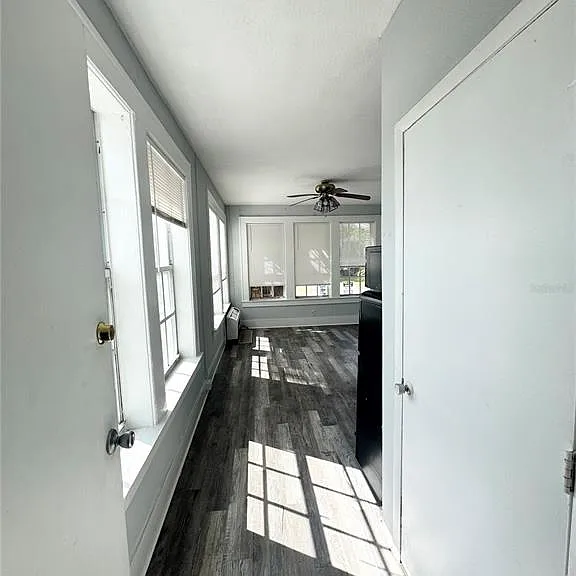704 Cordova Dr #4 — Photo 3