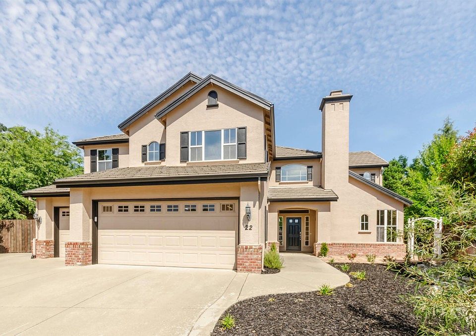 1st image of 22 Golfwood Ct