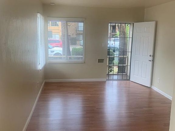 4th image of 4523 51st St #4523