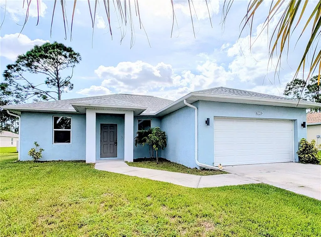 3 bed, 2.0 bath, 1516 sqft, $1,995 — Photo 1