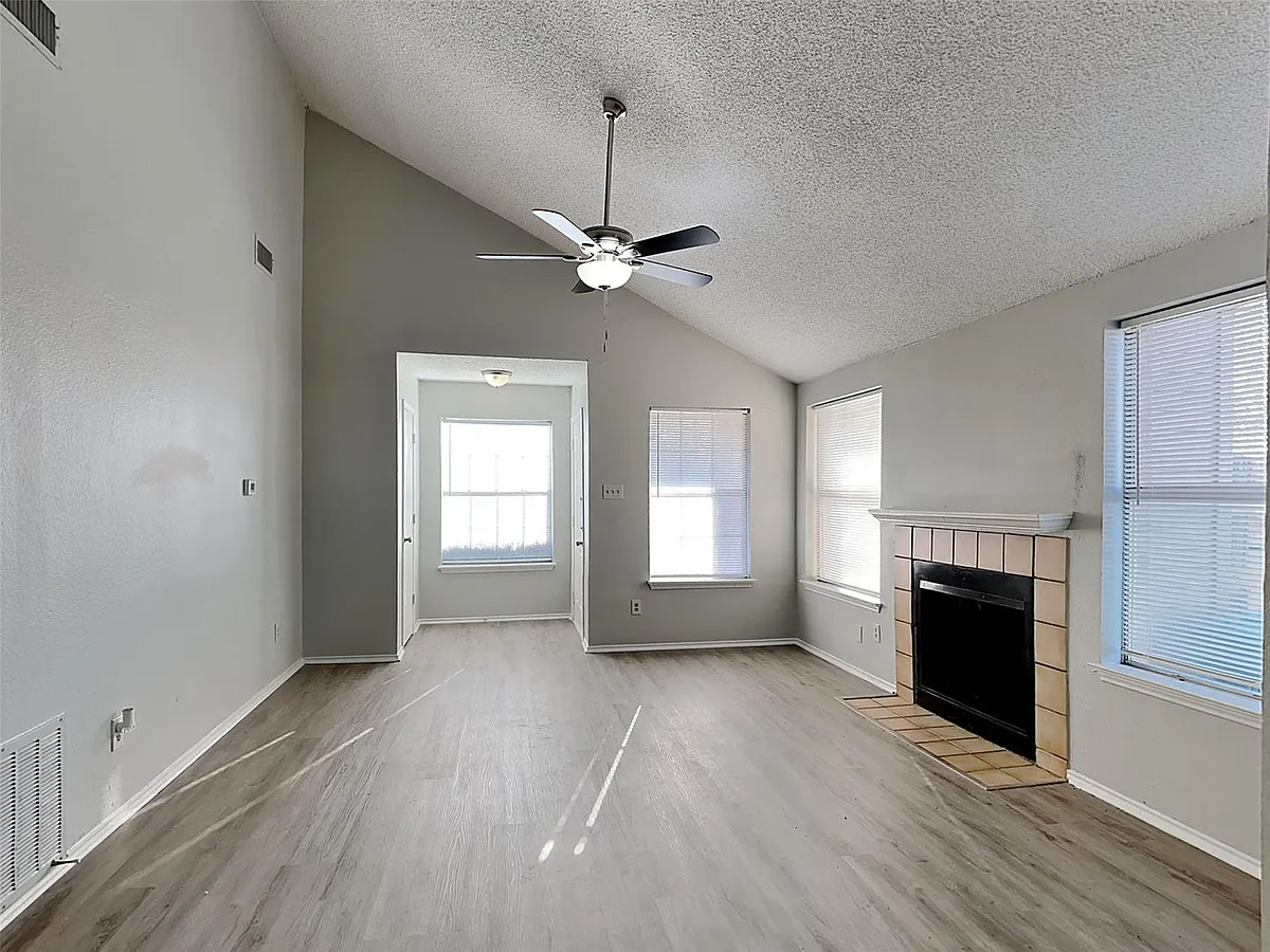 Building Photo - 6701 Windwillow Dr