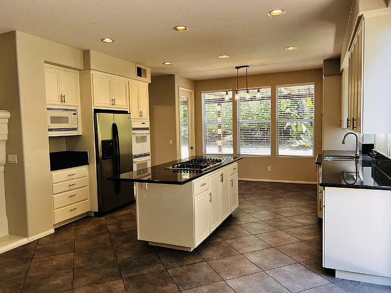 4984 Riding Ridge Rd — Photo 16