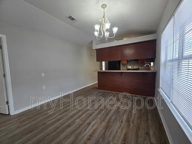 3115 Flintlock Dr — Photo 4