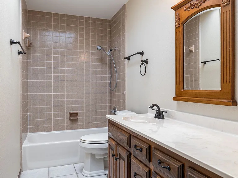 9900 Winding Oak Cir — Photo 22