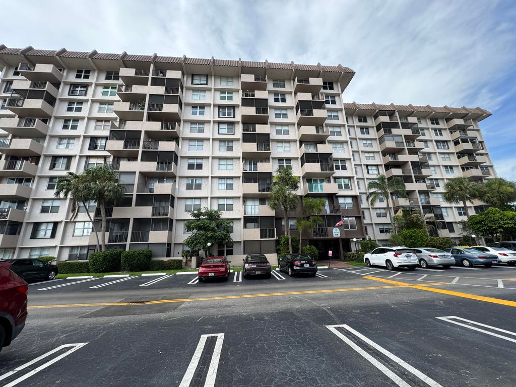 777 S Federal Hwy APT Rp605, photo 3