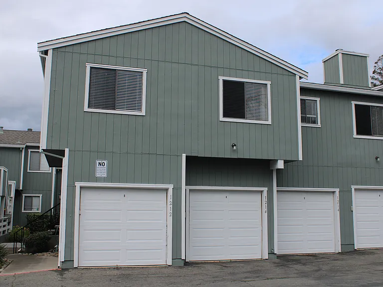 1216 Maywood Ln — Photo 36